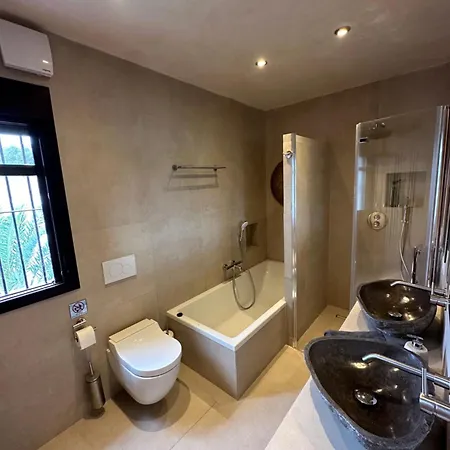 Willa Paraiso De La Luz 7 Bedrooms, Swimming Pool & 4 Bathrooms