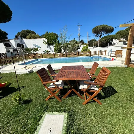 Paraiso De La Luz 7 Bedrooms, Swimming Pool & 4 Bathrooms *